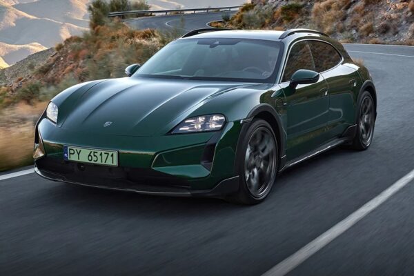 Porsche скорочує виробництво та готує повну трансформацію: що чекає бренд після 2025 року