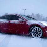 Tesla взимку: ефективність, запас ходу та безпека на дорогах Києва